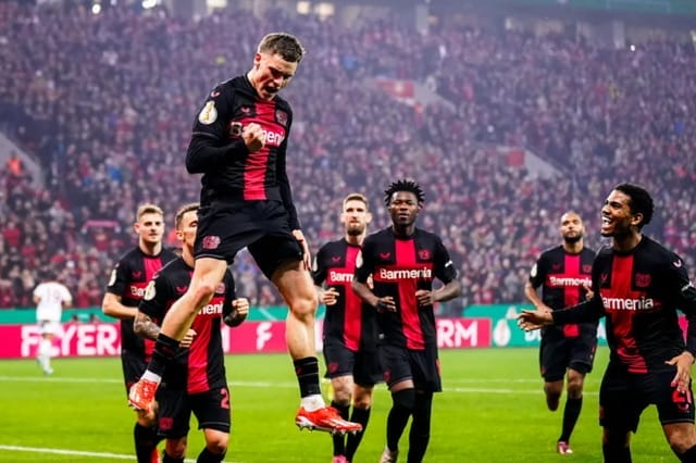 Cent cinquante ans d'histoire, le Bayer Leverkusen remporte son premier titre de champion d'Allemagne!